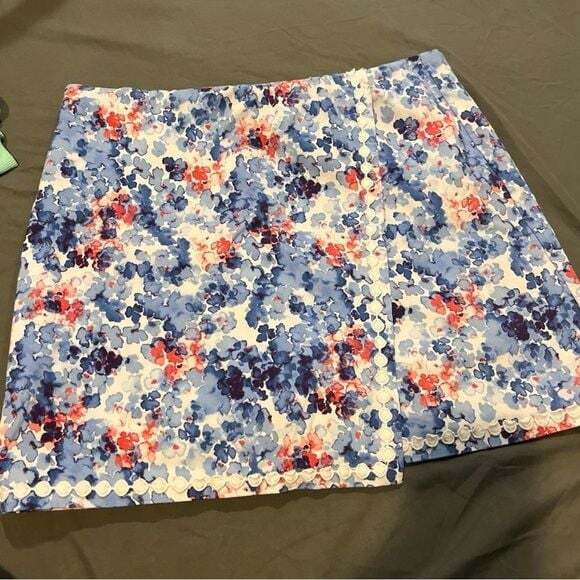 crown & ivy Pants - Crown and Ivy skirt size 8